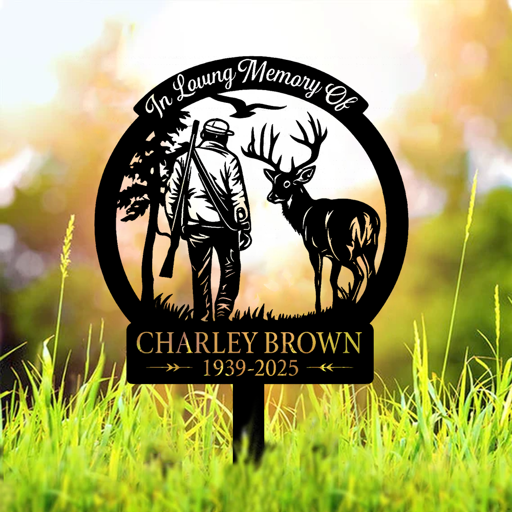 Personalized Hunter Memorial Metal Sign – In Loving Memory Grave Marker with Deer Scene for Yard Decor